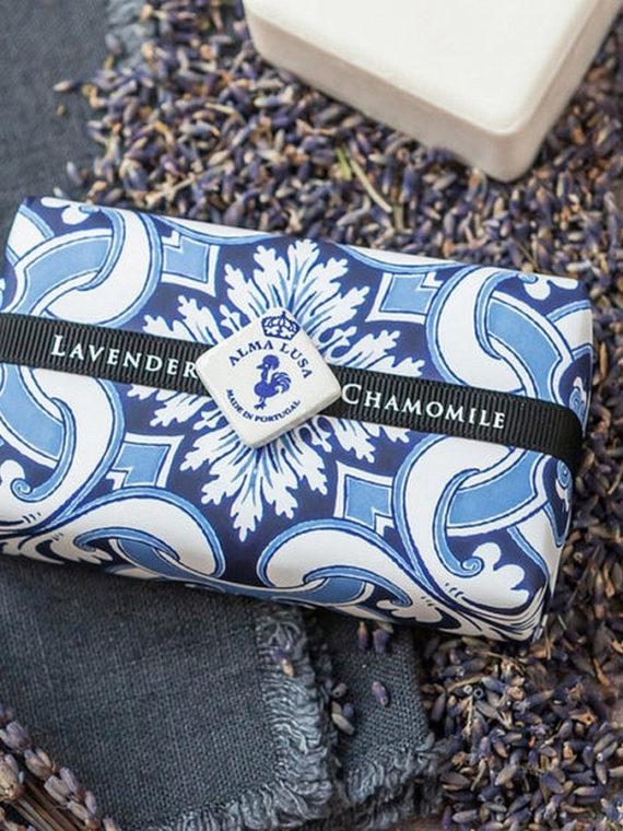 Scented with a harmonious fusion of Lavender & Chamomile - a soothing and enchanting perfume, the soaps are hand wrapped by our craftswomen in papers sporting Portuguese tile motifs.
