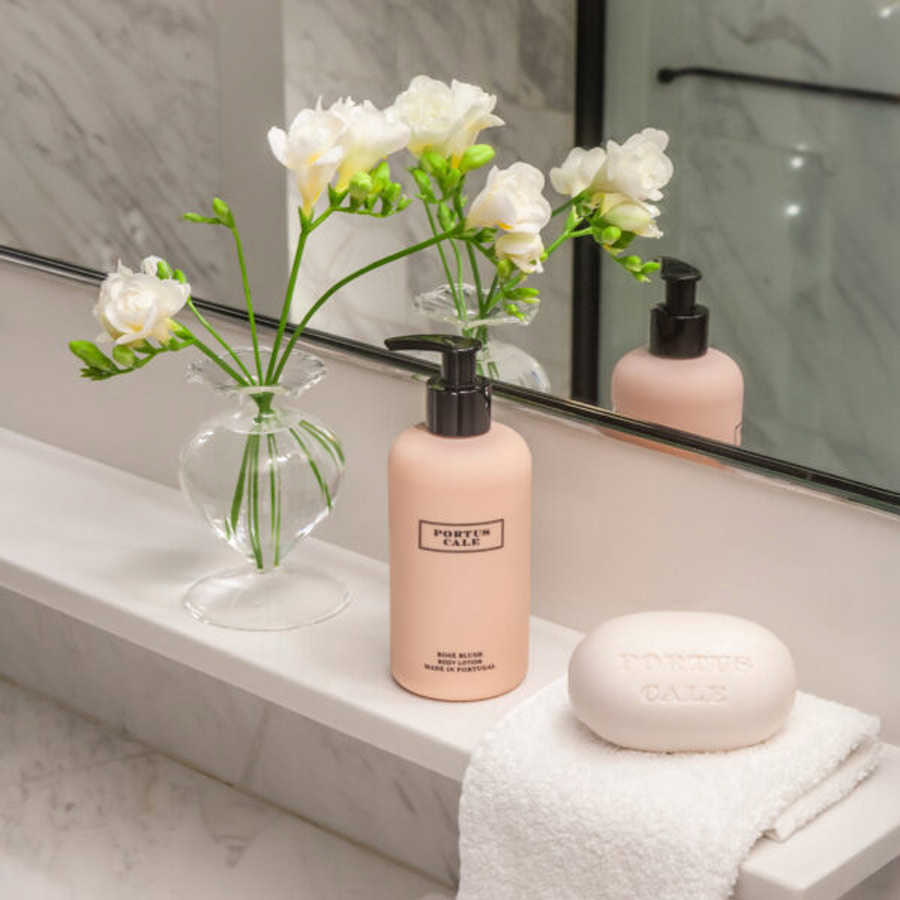 Portus Cale Rosé Blush Body Lotion 300ml - Image 2